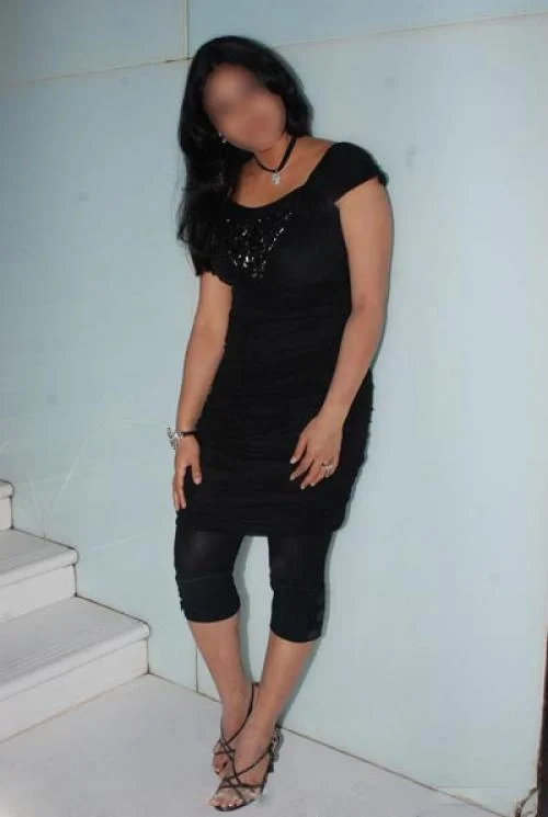 Call Girls Bamangola